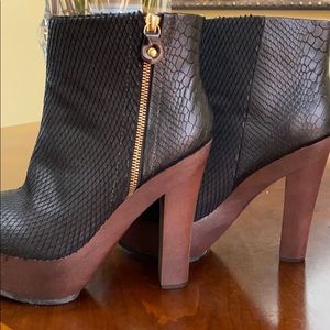 Black Woman’s boots